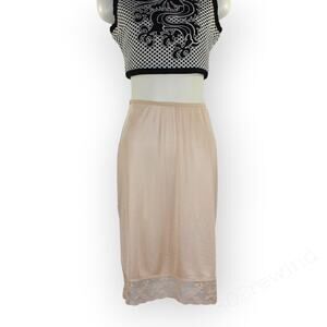 S/M Vintage Vassarette Slip Skirt Lace Trim Satin Nude Sheen USA KneeLength Midi